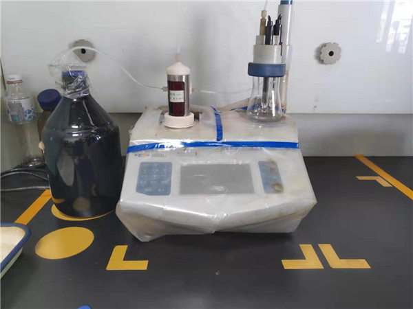 Automatic potentiometric titrator
